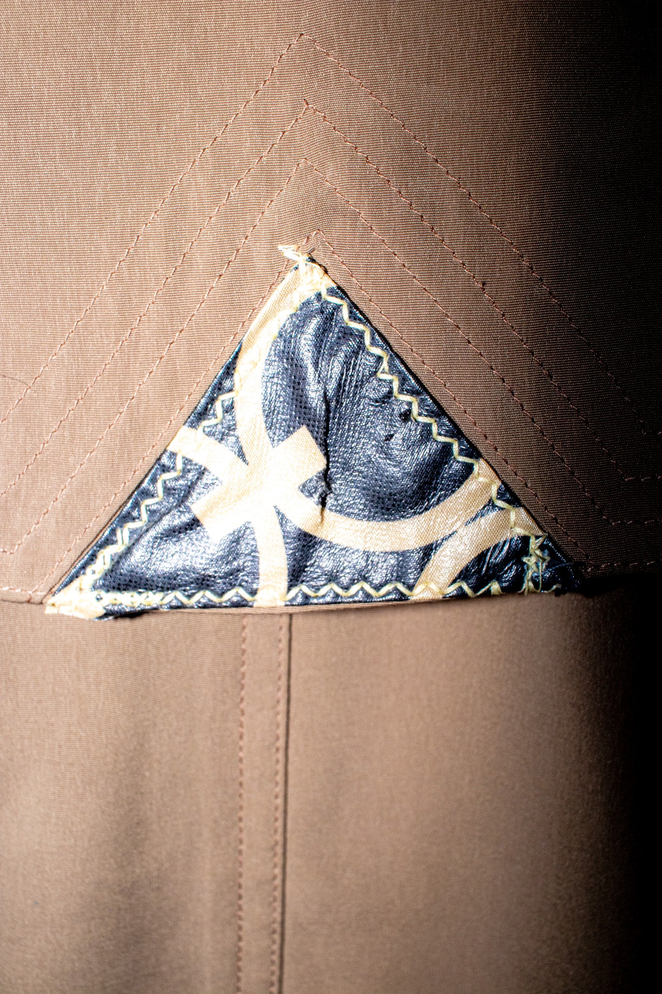 Threshhold Reversible Trench 1/1