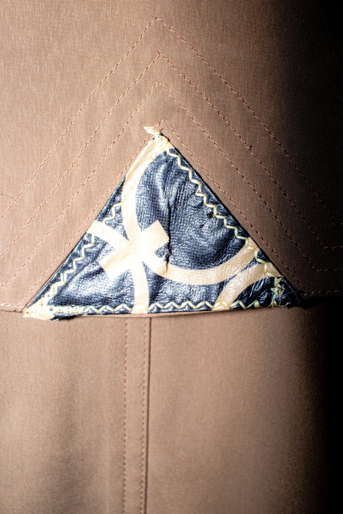 Threshhold Reversible Trench 1/1